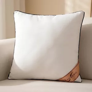 Encantador cojín blanco para sofá